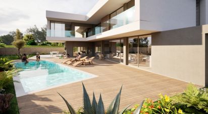 Land in Laranjeiro e Feijó of 758 m²