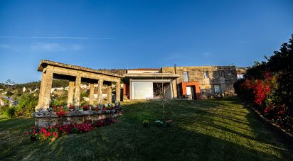 Lodge T5 in Lanhelas of 277 m²