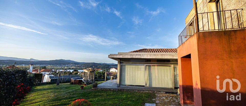 Gîte T5 à Lanhelas de 277 m²