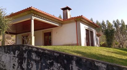 Casa / Villa T5 em Refóios do Lima de 287 m²