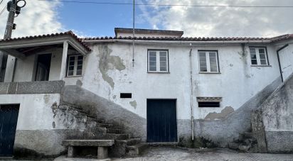 Maison de village T4 à Moimenta da Serra e Vinhó de 120 m²