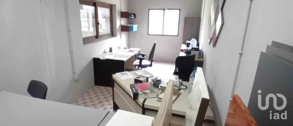 Boutique/Local commercial à Paderne de 473 m²