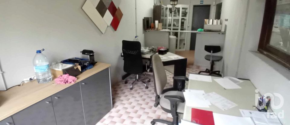 Boutique/Local commercial à Paderne de 473 m²