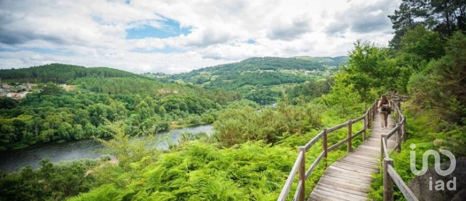 Boutique/Local commercial à Paderne de 473 m²