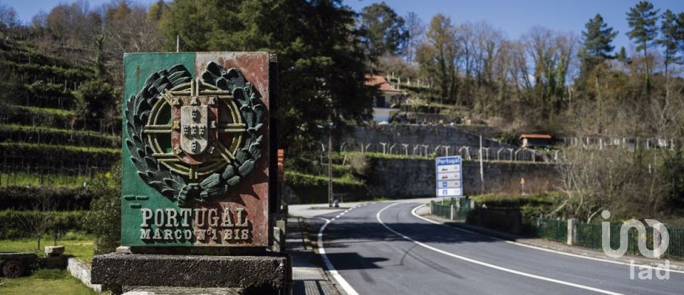 Boutique/Local commercial à Paderne de 473 m²