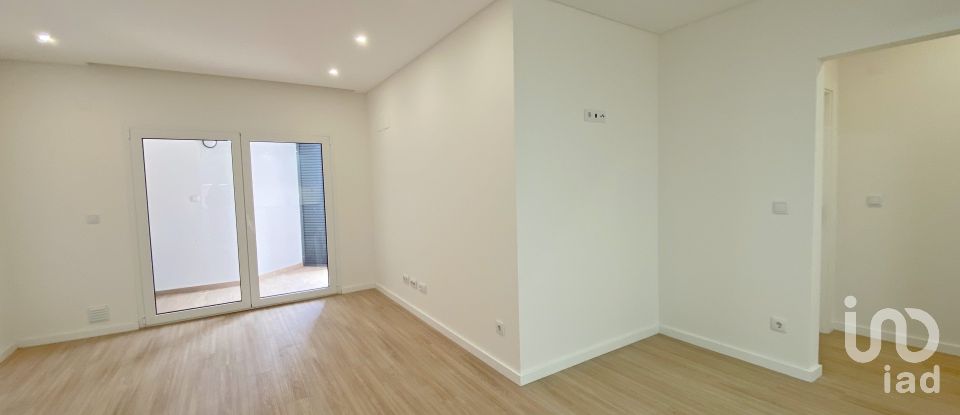 Apartment T2 in Ramada e Caneças of 75 m²