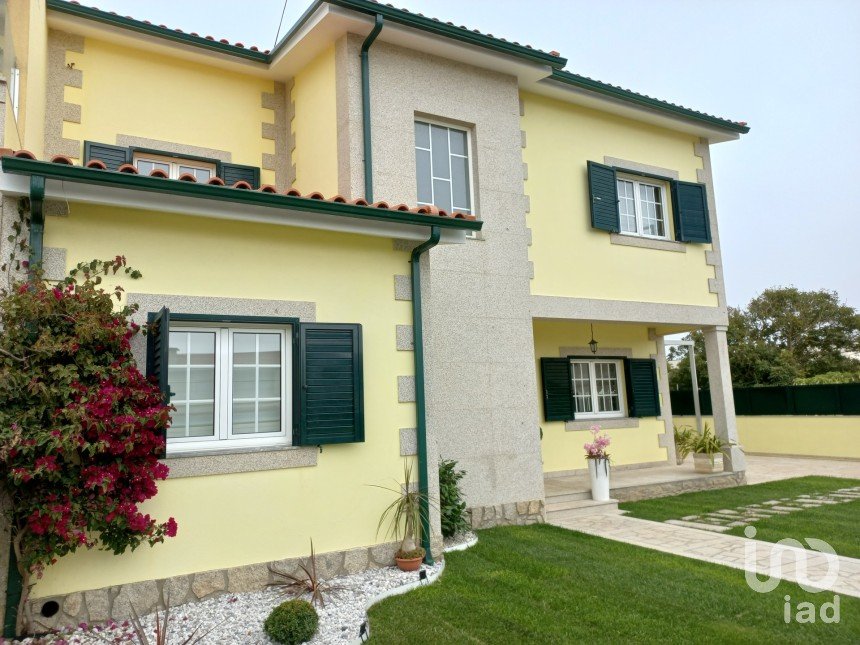 House T4 in Esposende, Marinhas e Gandra of 214 m²