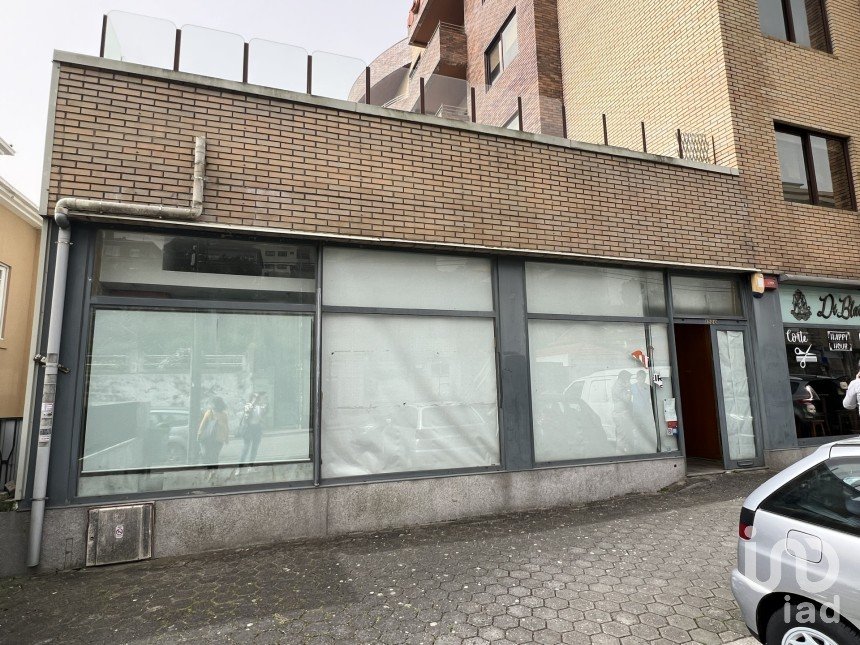 Loja / Estabelecimento Comercial em Mafamude e Vilar do Paraíso de 300 m²