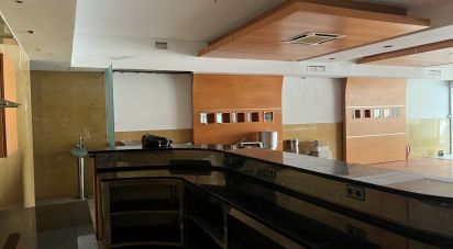 Boutique/Local commercial à Mafamude e Vilar do Paraíso de 300 m²