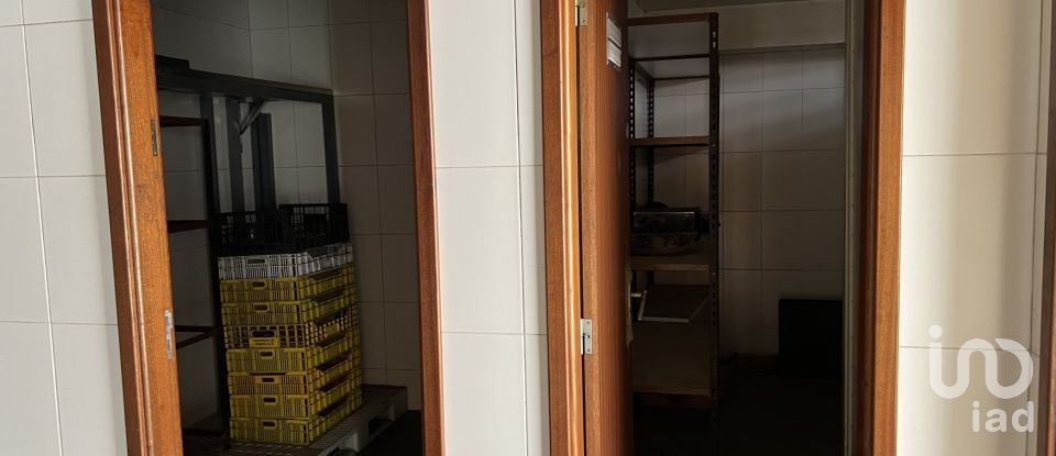 Loja / Estabelecimento Comercial em Mafamude e Vilar do Paraíso de 300 m²