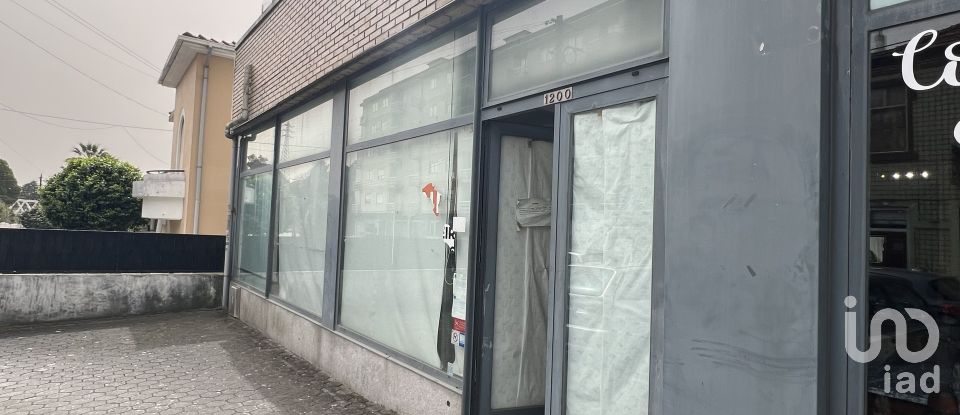 Loja / Estabelecimento Comercial em Mafamude e Vilar do Paraíso de 300 m²