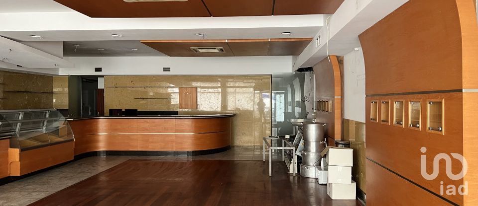 Loja / Estabelecimento Comercial em Mafamude e Vilar do Paraíso de 300 m²