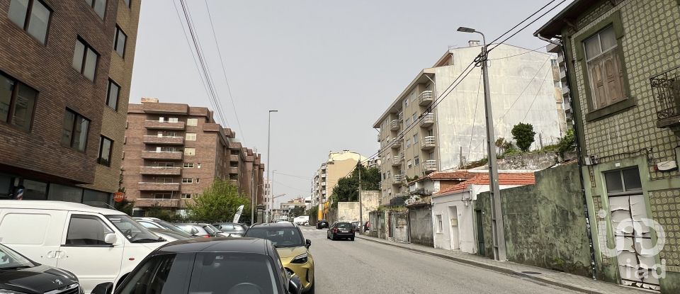 Loja / Estabelecimento Comercial em Mafamude e Vilar do Paraíso de 300 m²