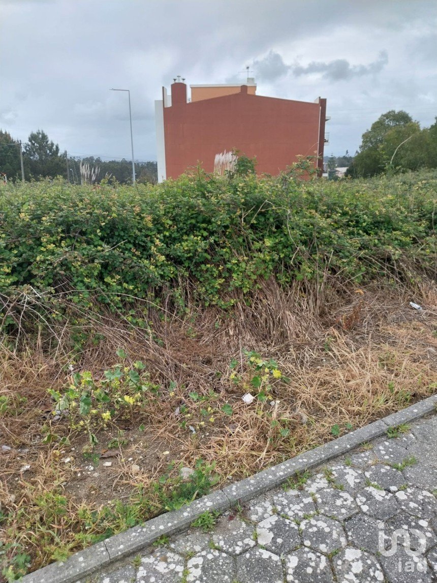 Terrain à bâtir à Argoncilhe de 858 m²