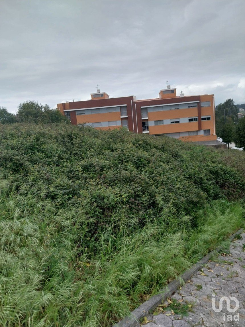 Terreno urbano em Argoncilhe de 1 513 m²