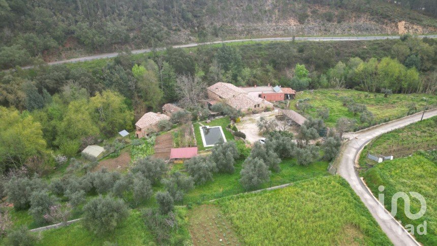 Farm T7 in Miranda do Corvo of 454 m²