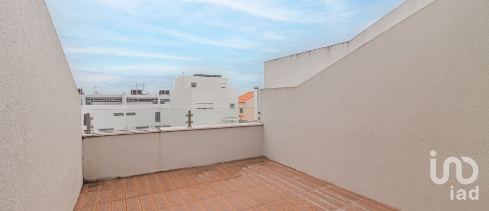 Maison T3 à Atalaia E Alto Estanqueiro-Jardia de 319 m²