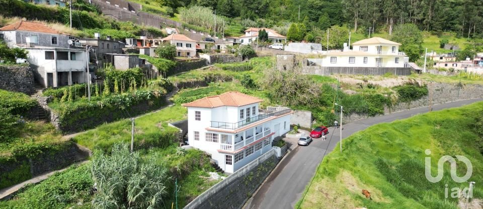 Lodge T4 in Arco da Calheta of 261 m²