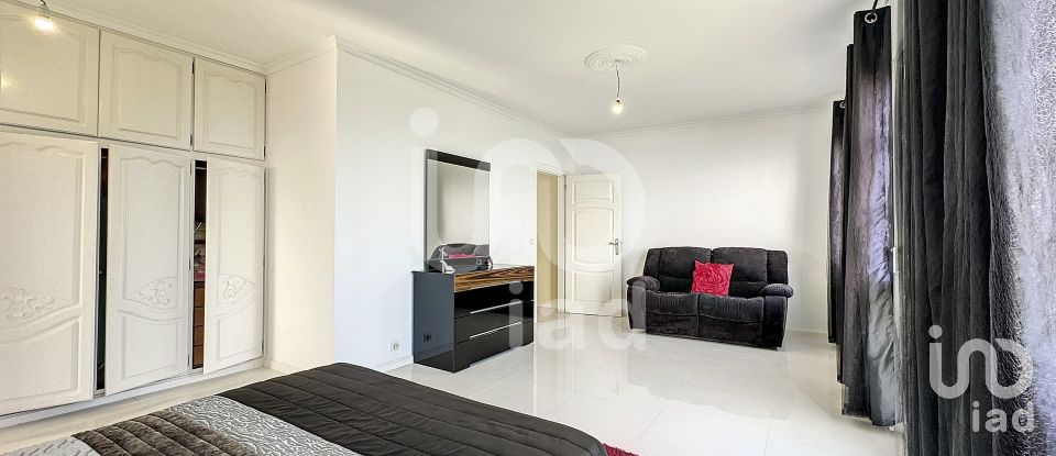 Lodge T4 in Arco da Calheta of 261 m²