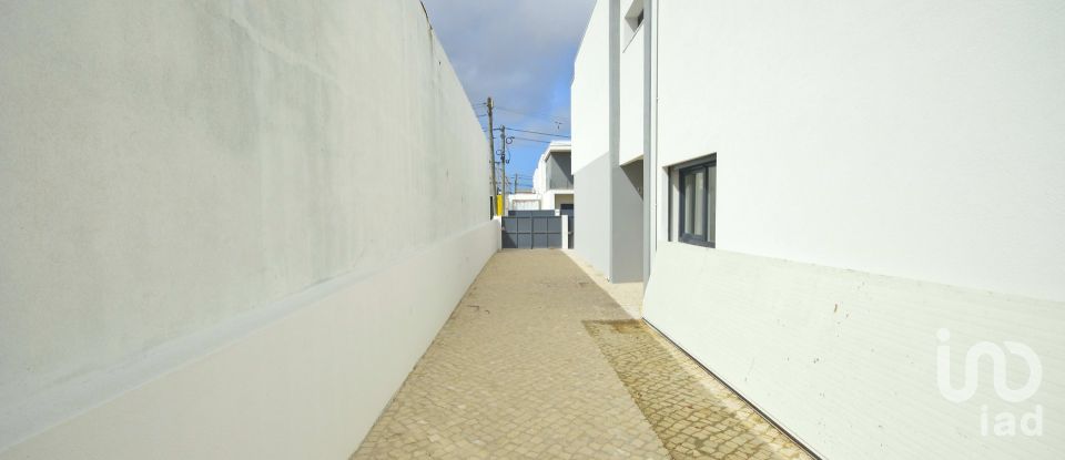 Lodge T4 in Fernão Ferro of 206 m²
