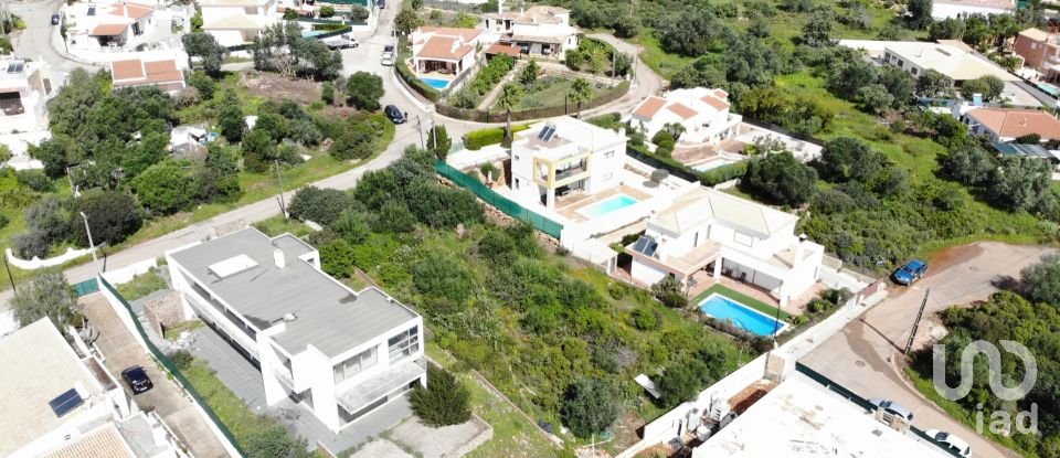 Building land in Mexilhoeira Grande of 960 m²