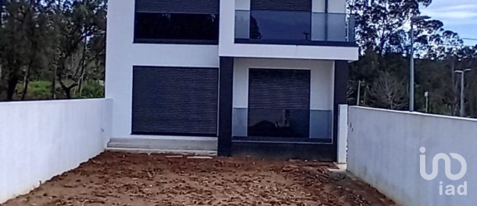 House T4 in Anta E Guetim of 222 m²