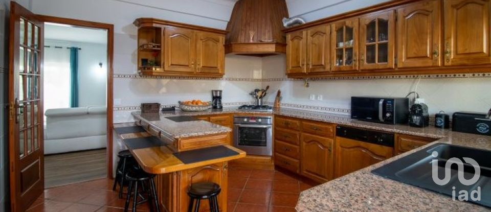 Moradia T4 em Fernão Ferro de 165 m²