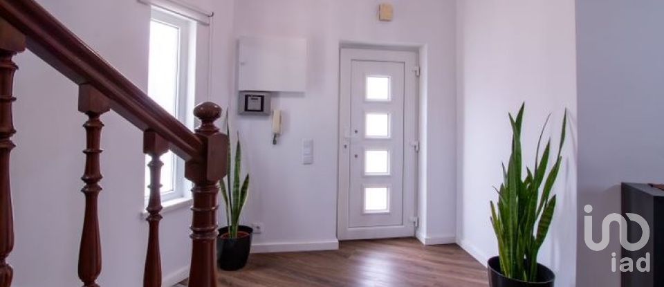 Moradia T4 em Fernão Ferro de 165 m²