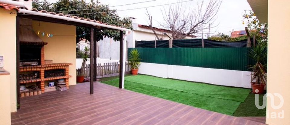 Moradia T4 em Fernão Ferro de 165 m²