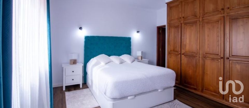 Moradia T4 em Fernão Ferro de 165 m²