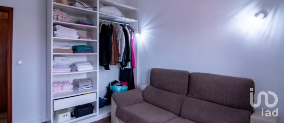 Moradia T4 em Fernão Ferro de 165 m²