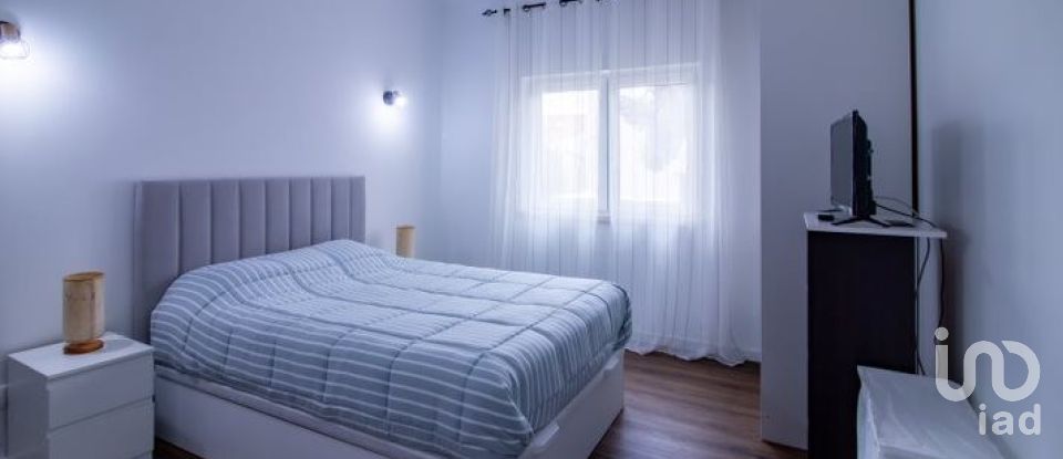 Moradia T4 em Fernão Ferro de 165 m²