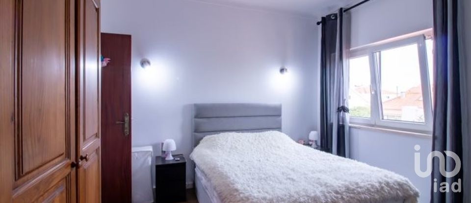 Moradia T4 em Fernão Ferro de 165 m²