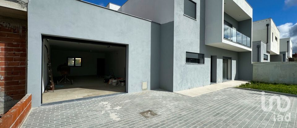 Casa / Villa T4 em Pataias e Martingança de 350 m²