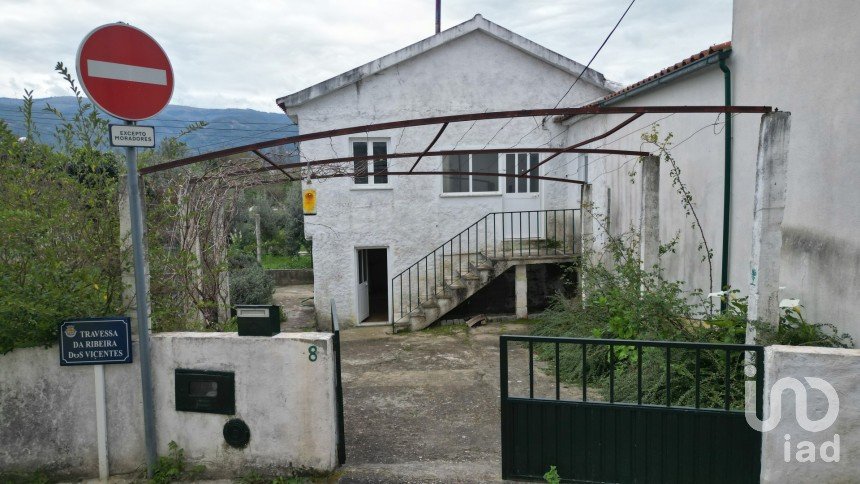 Casa tradicional T2 em Miranda do Corvo de 187 m²