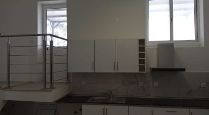 Boutique/Local commercial à Alto do Seixalinho, Santo André e Verderena de 204 m²