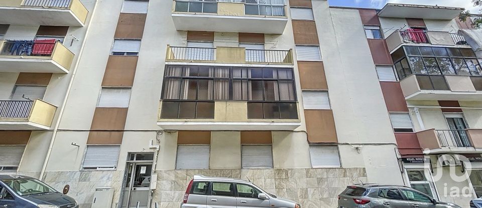 Apartment T3 in Baixa Da Banheira E Vale Da Amoreira of 96 m²