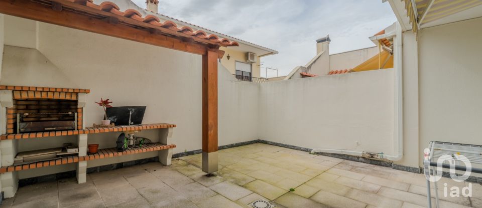 Town house T5 in Corroios of 186 m²
