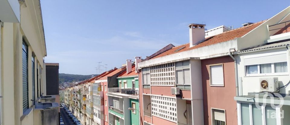 Duplex T3 in Benfica of 130 m²