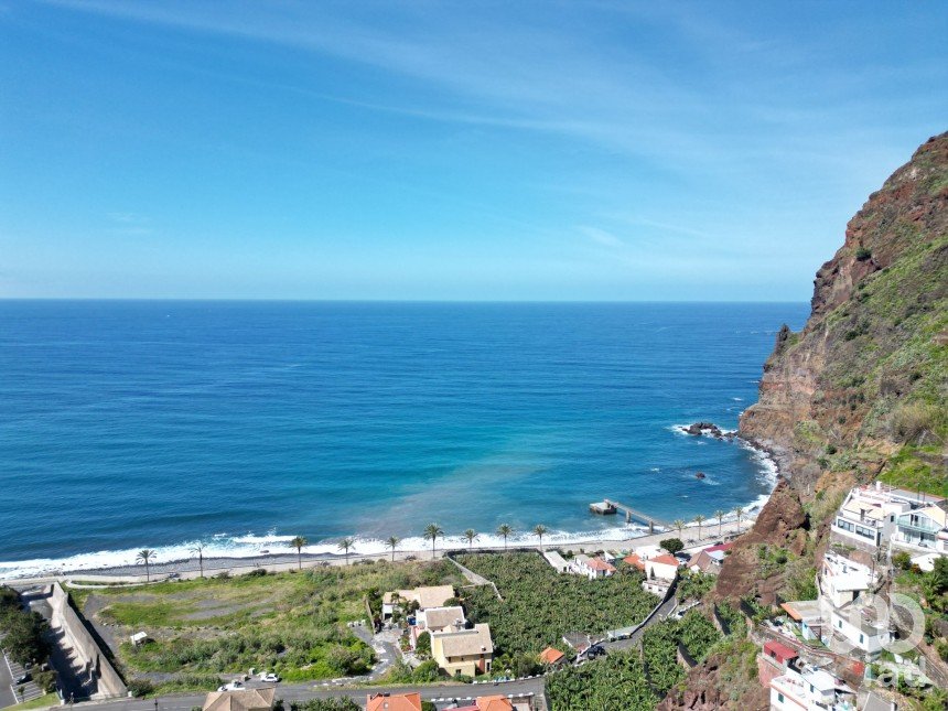 Terreno em Madalena do Mar de 660 m²