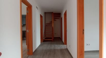 Maison T3 à Vieira de Leiria de 272 m²