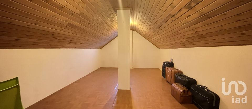 House T3 in Serra e Junceira of 139 m²