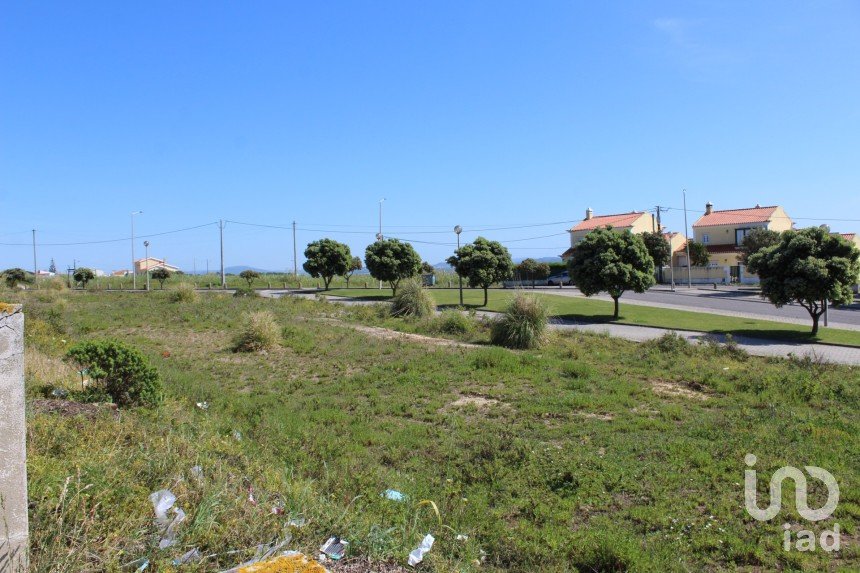 Terrain à Silveira de 388 m²