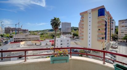 Apartment T3 in Algés, Linda-a-Velha e Cruz Quebrada-Dafundo of 118 m²