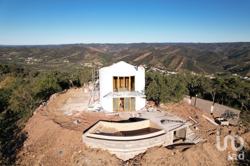 Demeure T2 à Alte de 140 m²