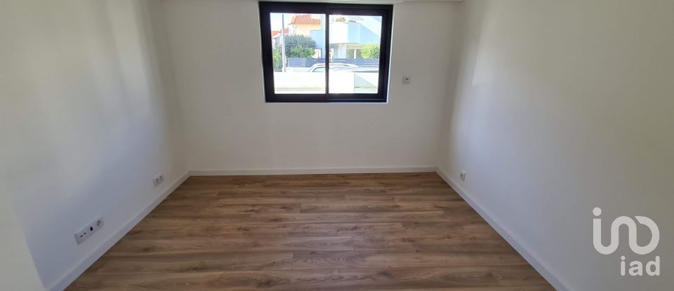 House T4 in Carnaxide e Queijas of 202 m²