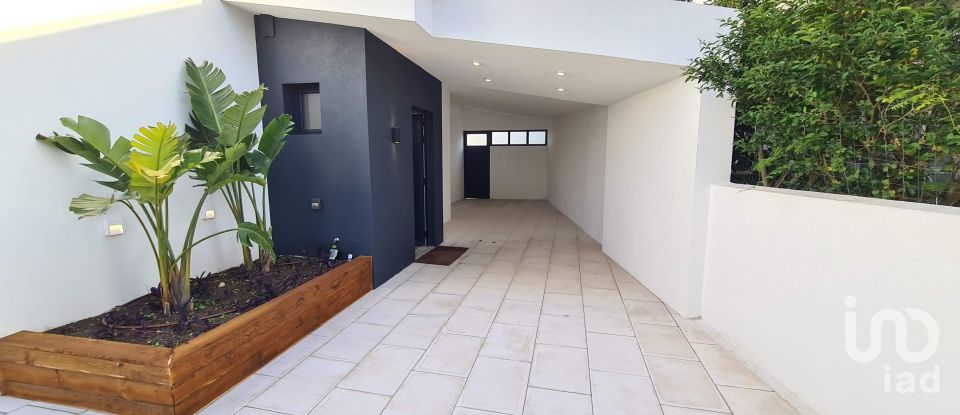 House T4 in Carnaxide e Queijas of 202 m²