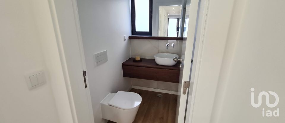 House T4 in Carnaxide e Queijas of 202 m²