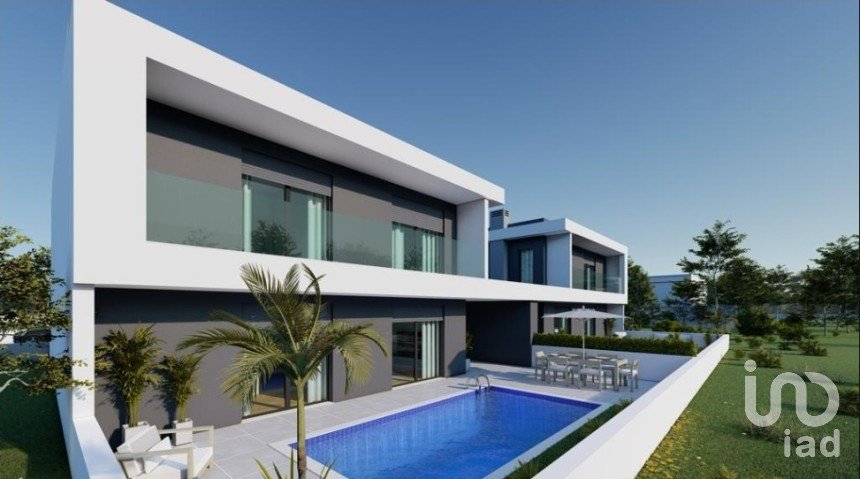 Casa / Villa T4 em Amora de 198 m²