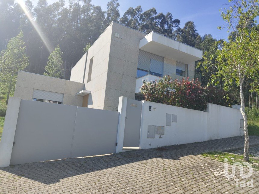 House T5 in Viana do Castelo (Santa Maria Maior e Monserrate) e Meadela of 384 m²